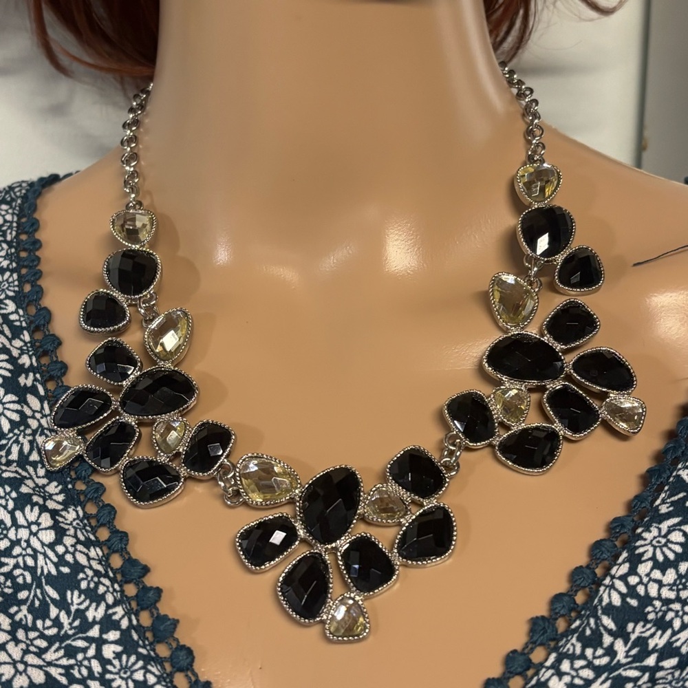 ❤️White House Black Market Onyx & Citrine Statement Necklace